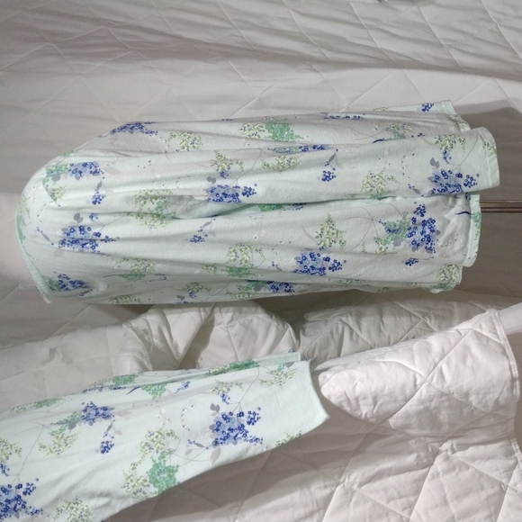 Floral Adonna cutoff pajamas, sz XXL - Picture 4 of 15